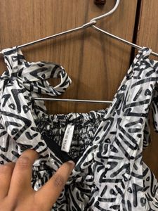 Stylish Cold Shoulder Tie-Up Top