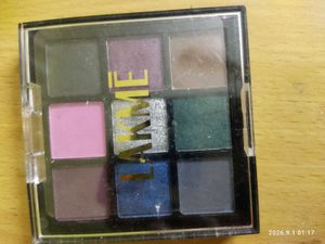 Versatile 9 Color Eyeshadow Palette