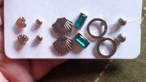 SET OF 5 STUD EARRING(GOLD 2 SILVER 3)