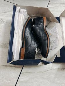 Arrow Men's Black Leather Oxford Shoes