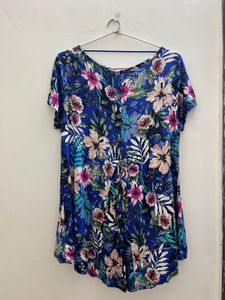 Vibrant Floral Print Short Sleeve Top
