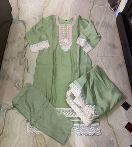 Elegant Green Embroidered Kurta