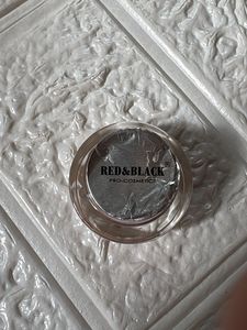 RED &amp; BLACK Aqua Cream Eyeshadow