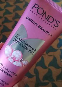 Pond's Bright Beauty Facewash