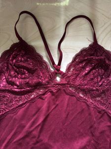 Burgundy satin Lace sexiii dress, fits S&amp;M both❤️