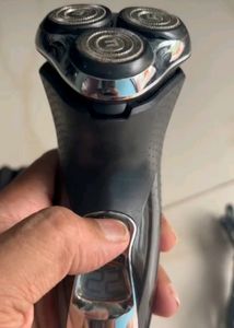 Remington Shaver With 3 Blades