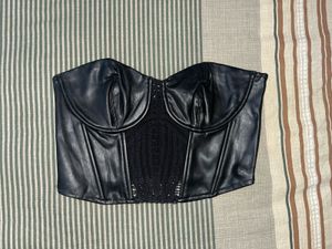 🖤 Zara Faux Leather Corset Top – Black (Size M)