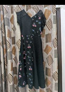 Chic Black Floral &amp; Polka Dot Dress with Lace