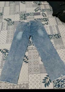 Light Wash Ripped Jeans