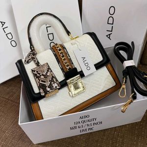 ALDOSIDE SLING WITH TOP HANDLE WD box
