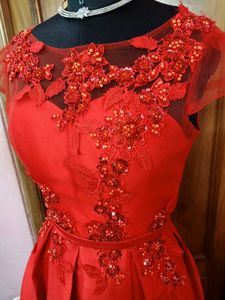 🌹Stunning Red Formal Gown🌹