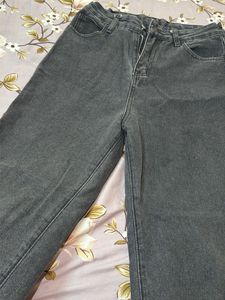 Stylish Grey Wide-Leg Jeans