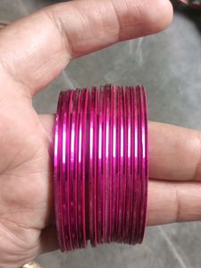 Shiny Pink Glass Bangles Set
