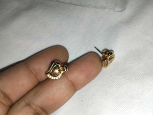 Pair of 2 Gold Bow Earrings