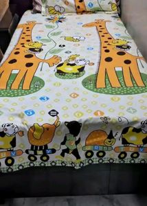 Home Sizzler Brand Single Bedsheet With 1 P Cover
