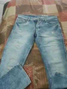 Men's Distressed Light Wash Jeans