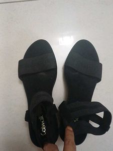 Catwalk 41 size black sandal