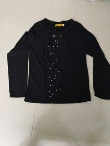 Girls Top...... Sale Sale Sale🥳🥳🥳