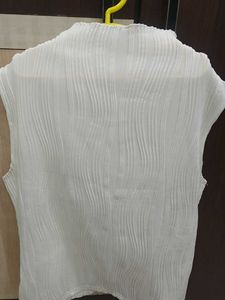 White High-Neck Wavy Ribbed Top (Size 34 inches)