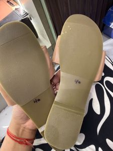 I am selling party wear slippers