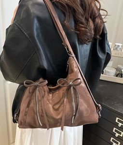 Savana’s Brown Shoulder Bag