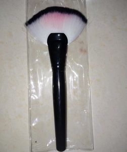 Fan Brush for Makeup
