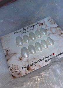 Elegant White Press-On Nails