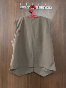 Stylish Sleeveless Vest with Gold Buttons