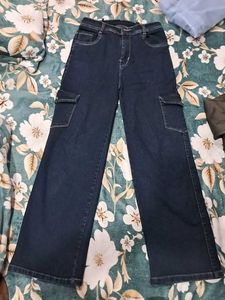 Wide Leg Cargo Jeans
