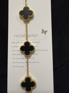 Clover Drop bracelet - Elegant &amp; Stylish