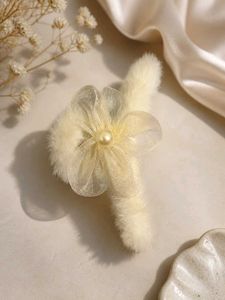 Fur hair claw set of 2 diffrent colour free deliv