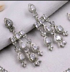 AMERCIAN DIAMOND NECKLACE SET ( WHITE NUMBER 3 )