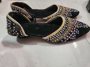 Embellished Jutti Flats