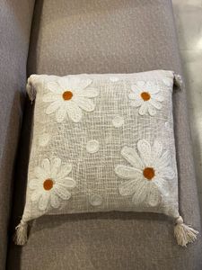 Decorative Daisy Pillow Cover-2