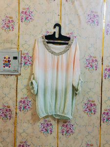 🇳🇿💫🎀 Elegant top with Embellished Neckline