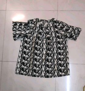 cream and black Print Top