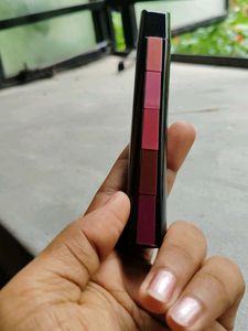 Pond's BB Cream &amp; Multi-Color Lipstick Set