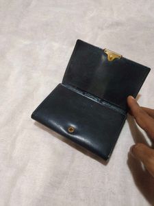 Elegant Black &amp; Red Lizard Texture Wallet