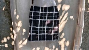 191110. Black and White Plaid Mini Skirt
