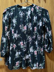 Chic Floral Tie-Neck top