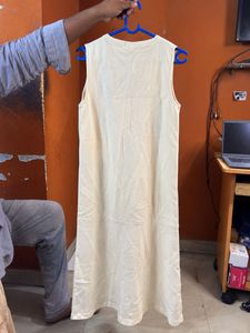 Cream V-Neck Sleeveless Midi Dress
