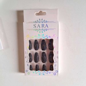 Sparkling Glitter Stiletto Nails