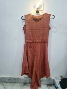 Chic Sleeveless Belted Midi Dress