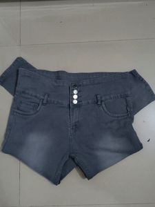 Gray High-Waisted Jeans