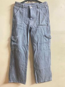 Trendy Light Wash Cargo Pants
