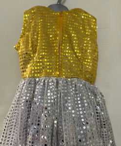 Girls Embellished Frock In Gold N Sliver 2-4 Yrs