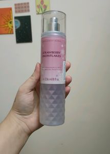 BBW STRAWBERRY SNOWFLAKE Mist