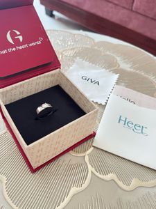 Elegant Giva Ring