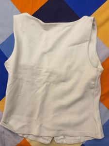 ONLY ‘s green crop top