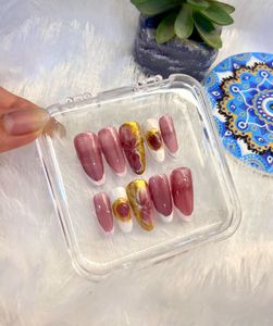 Press-On Nail Set - Unique Design